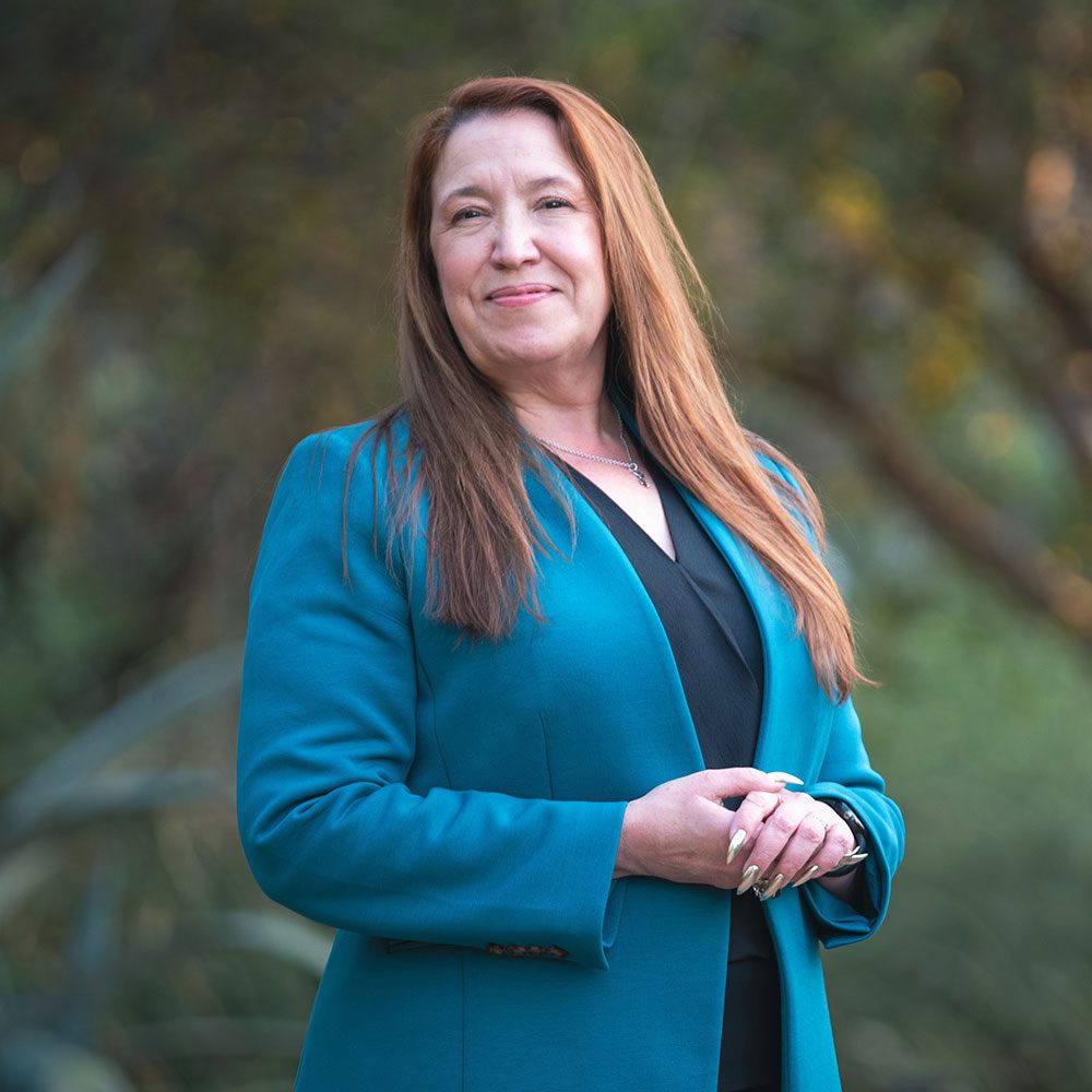 Donna Kidwell posing for a profile photo.